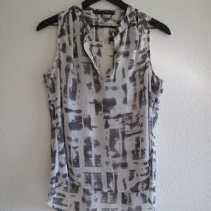 ROSE & OLIVE Grey and White Chiffon Top